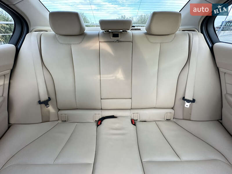 Седан BMW 3 Series 2014 в Києві