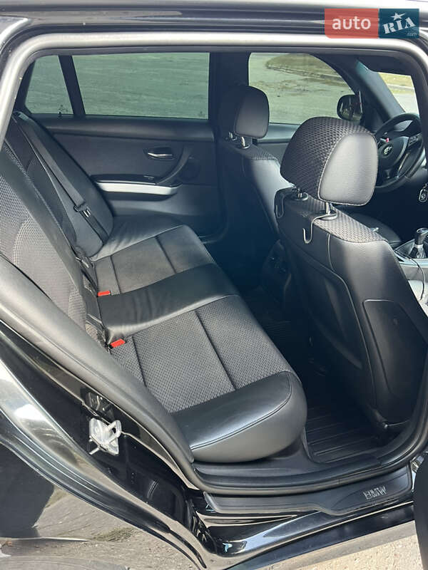 Универсал BMW 3 Series 2010 в Захарьевке