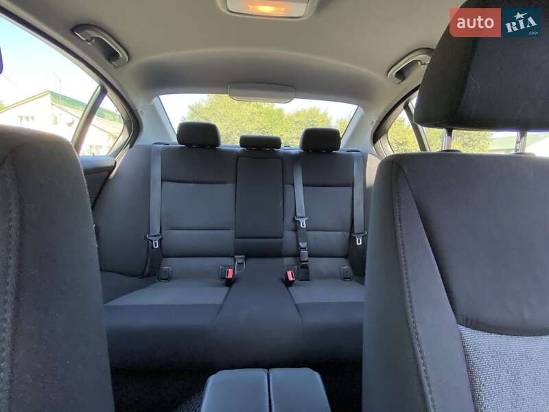 Седан BMW 3 Series 2008 в Золочеве