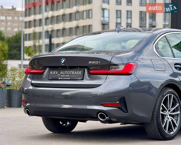 Седан BMW 3 Series 2019 в Киеве