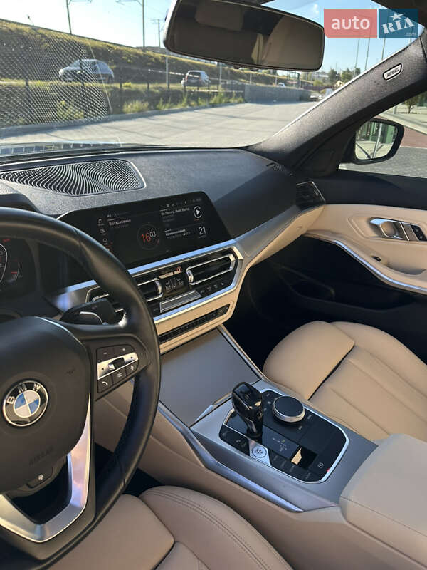 Седан BMW 3 Series 2021 в Ирпене