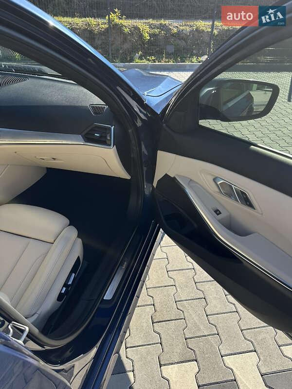 Седан BMW 3 Series 2021 в Ирпене