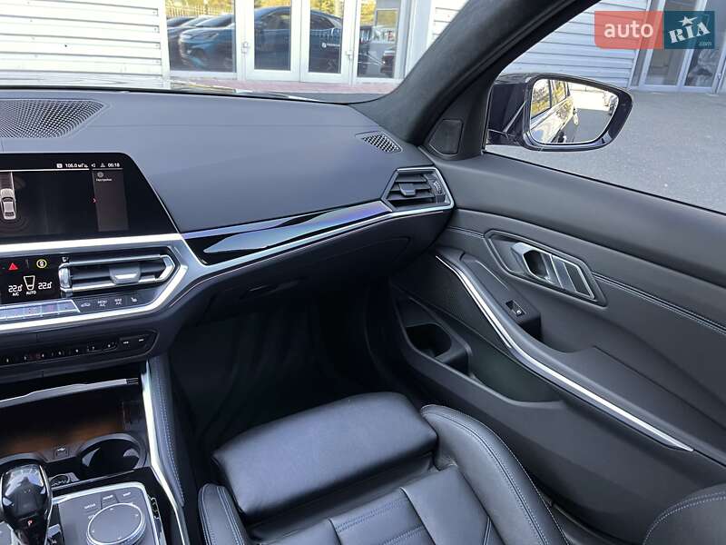 Седан BMW 3 Series 2021 в Киеве