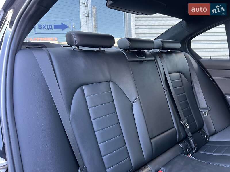 Седан BMW 3 Series 2021 в Киеве