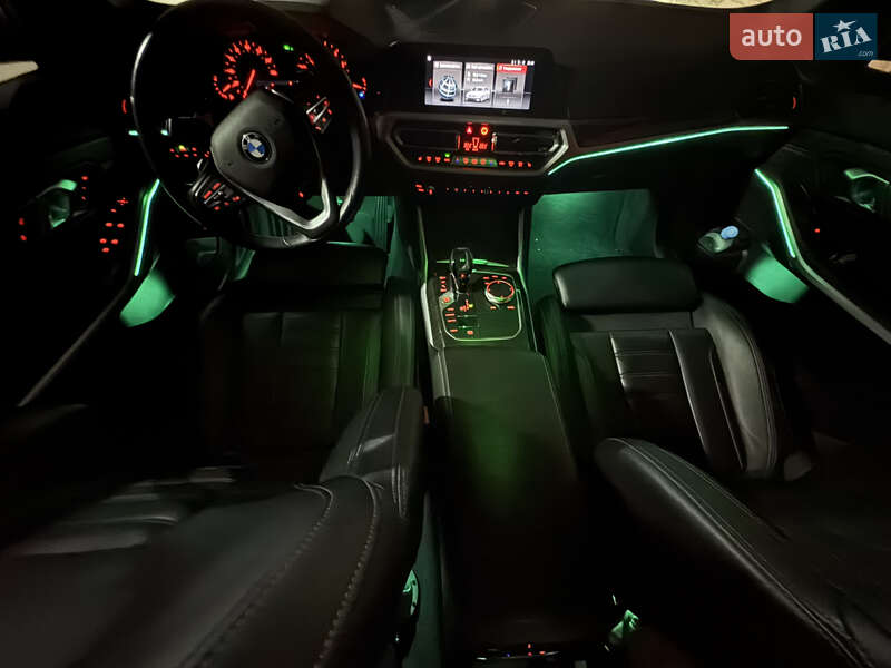 Седан BMW 3 Series 2019 в Дніпрі