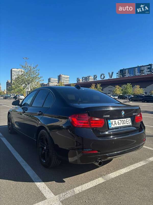 Седан BMW 3 Series 2014 в Киеве