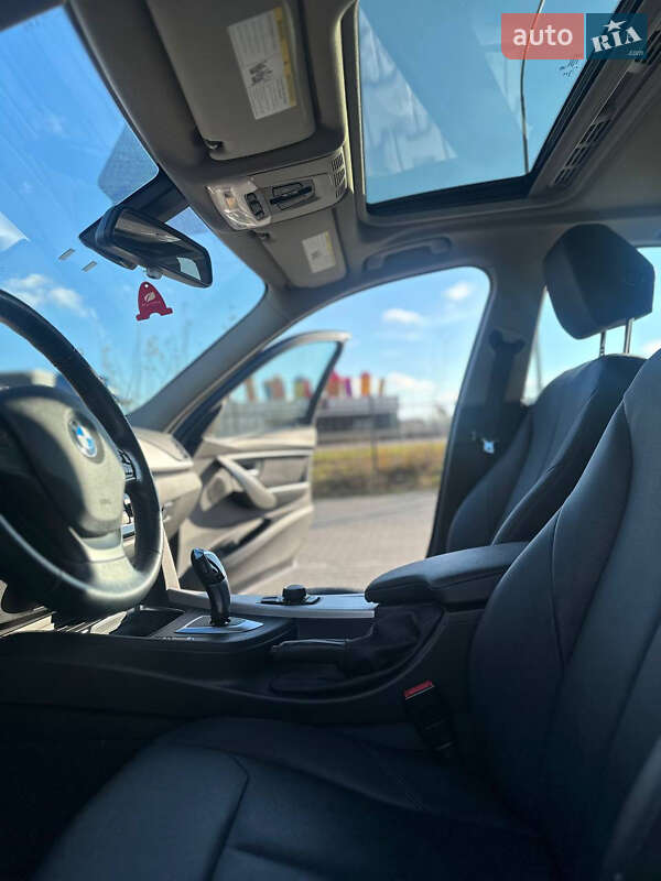 Седан BMW 3 Series 2017 в Одессе