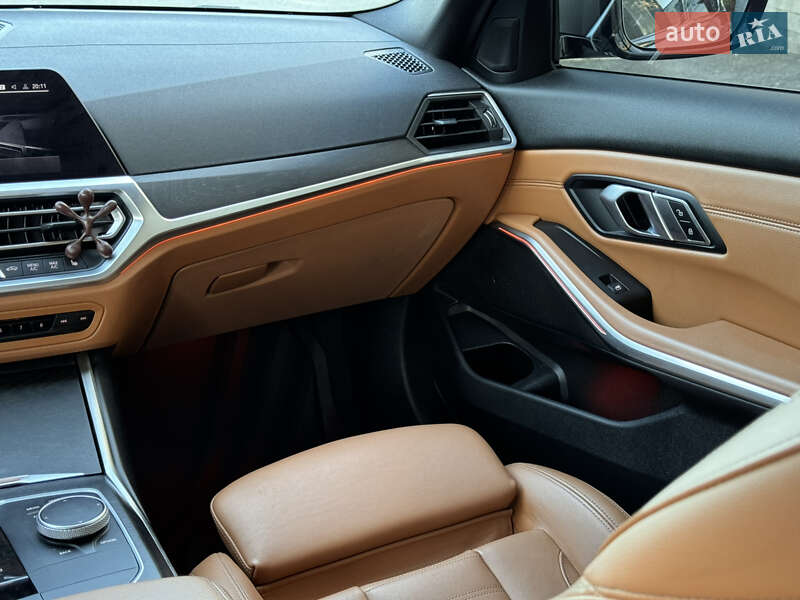 Седан BMW 3 Series 2020 в Виннице