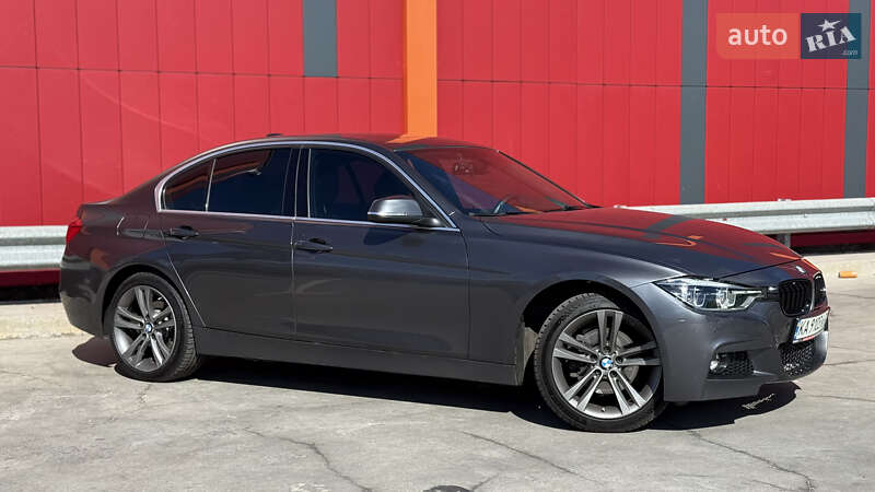Седан BMW 3 Series 2017 в Киеве