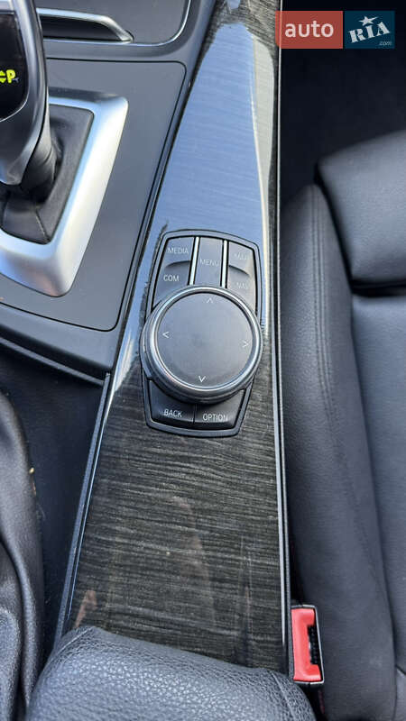 Седан BMW 3 Series 2017 в Киеве