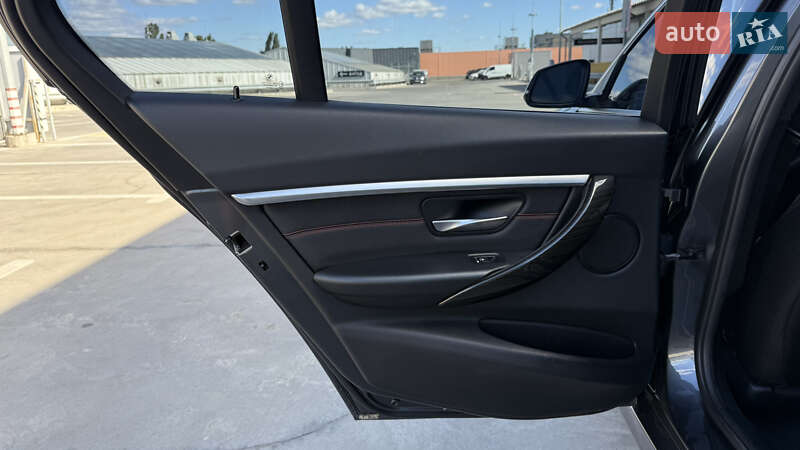 Седан BMW 3 Series 2017 в Киеве