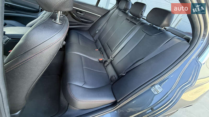 Седан BMW 3 Series 2017 в Киеве