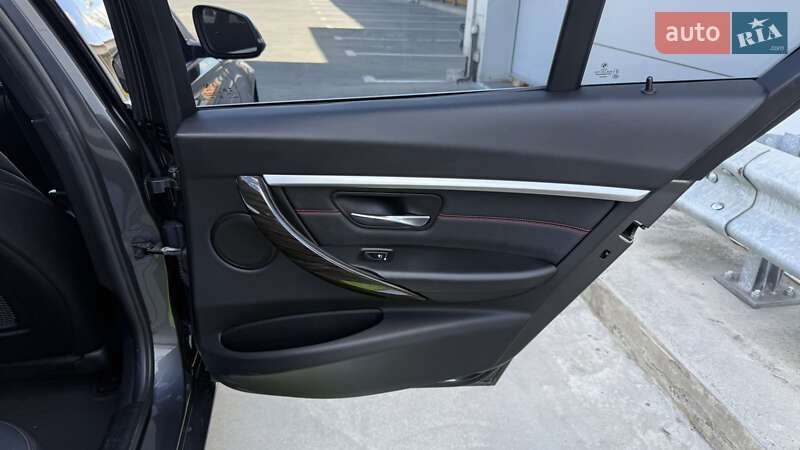 Седан BMW 3 Series 2017 в Киеве