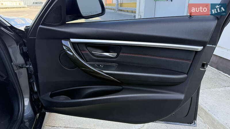 Седан BMW 3 Series 2017 в Киеве