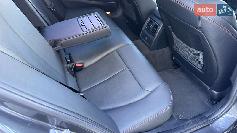 Седан BMW 3 Series 2017 в Киеве