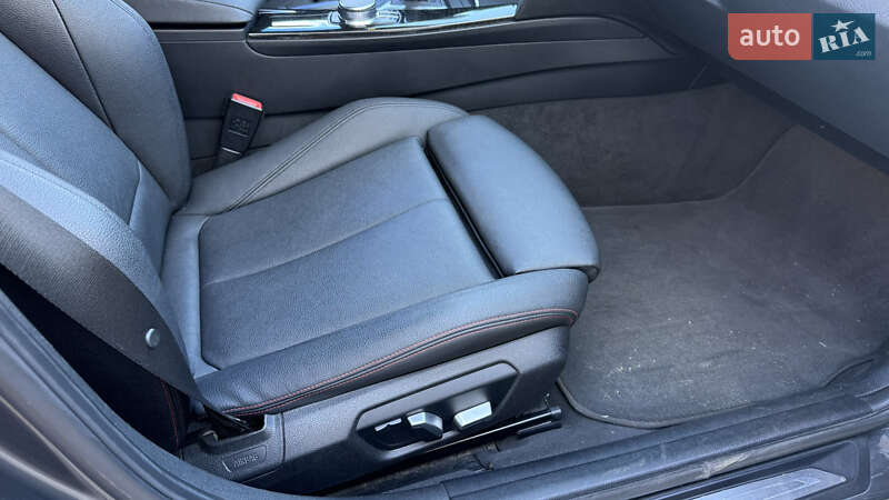 Седан BMW 3 Series 2017 в Киеве