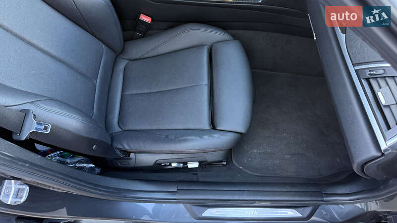 Седан BMW 3 Series 2017 в Киеве