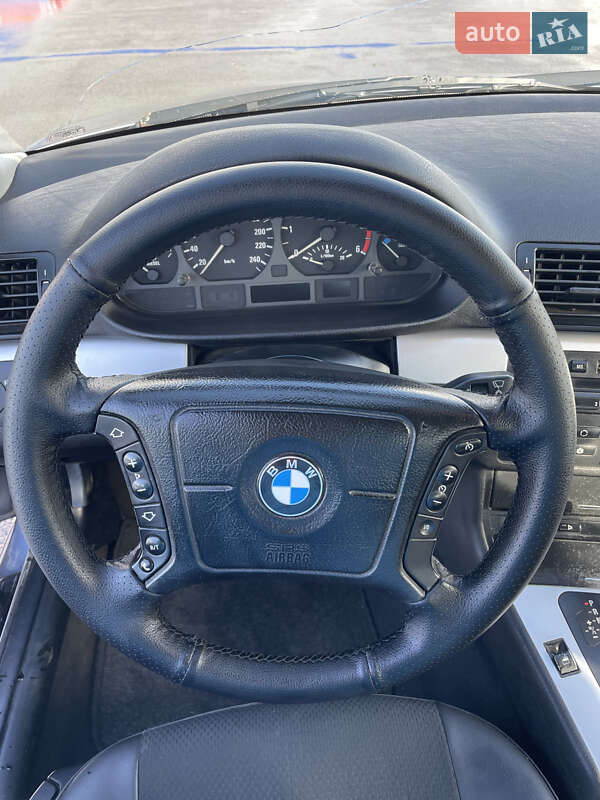 Седан BMW 3 Series 2000 в Луцьку