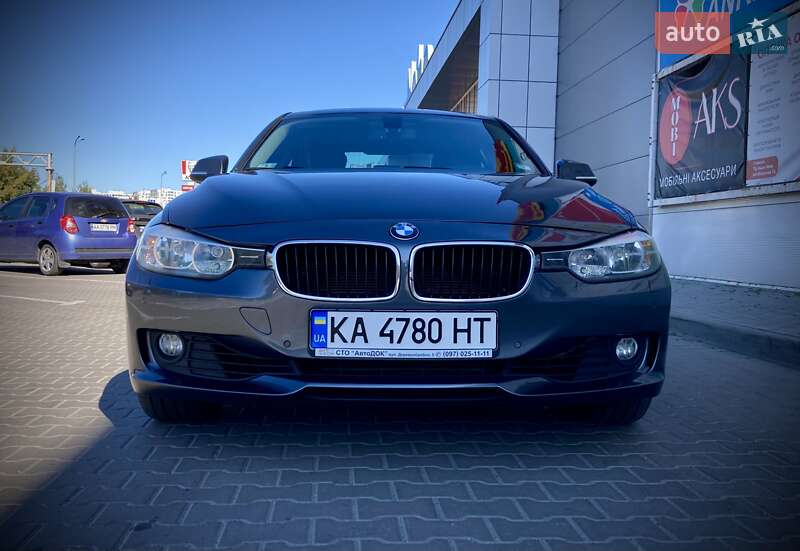 Седан BMW 3 Series 2015 в Києві