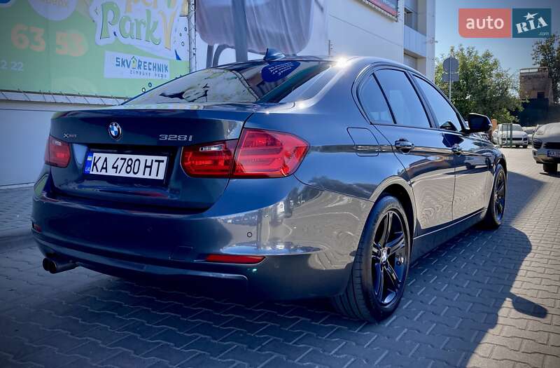 Седан BMW 3 Series 2015 в Києві