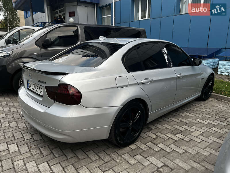 Седан BMW 3 Series 2010 в Сумах
