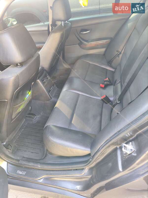 Седан BMW 3 Series 2006 в Новониколаевке фото 2 Седан BMW 3 Series 2006 в Новониколаевке