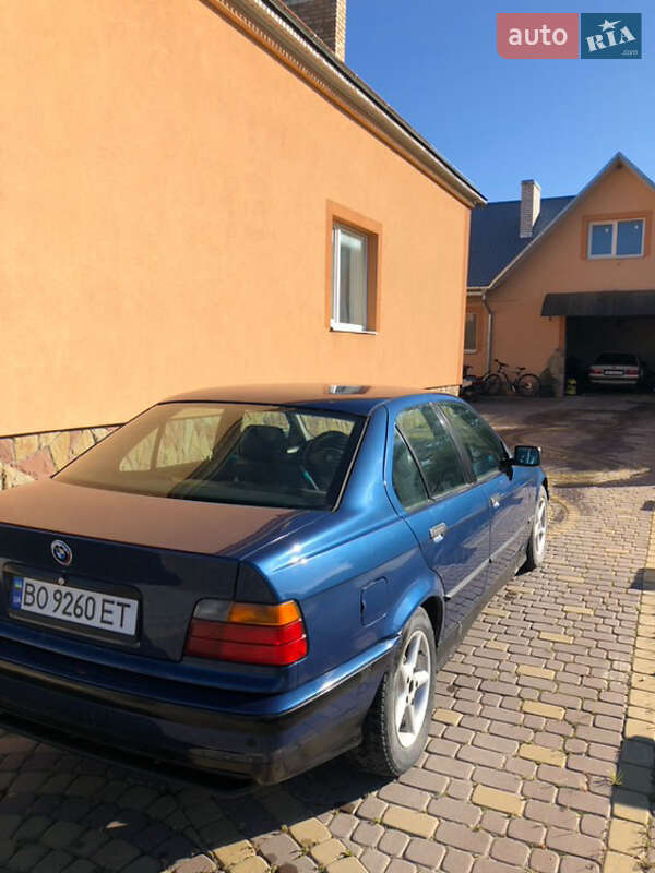 Седан BMW 3 Series 1992 в Тернополе