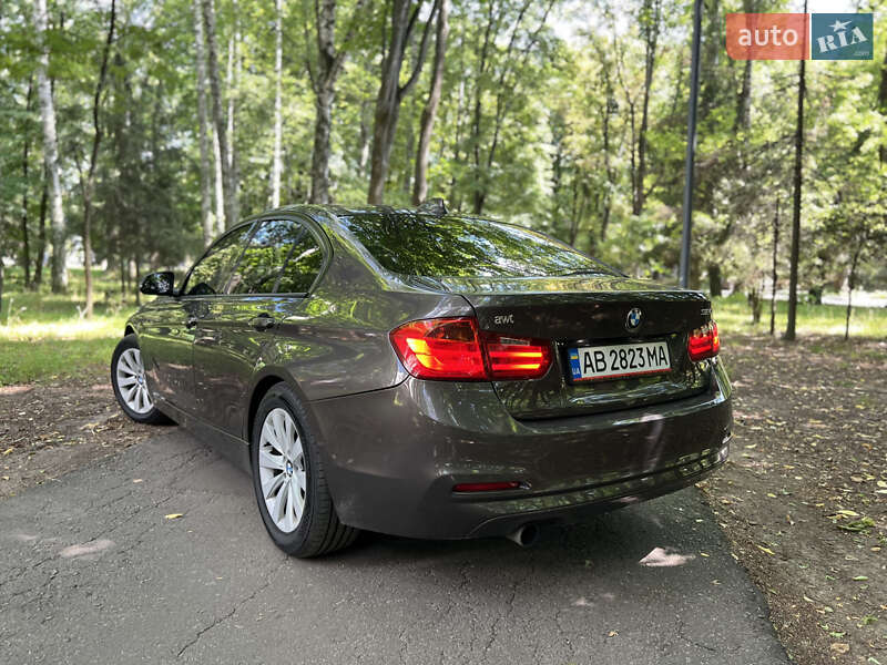 Седан BMW 3 Series 2013 в Виннице