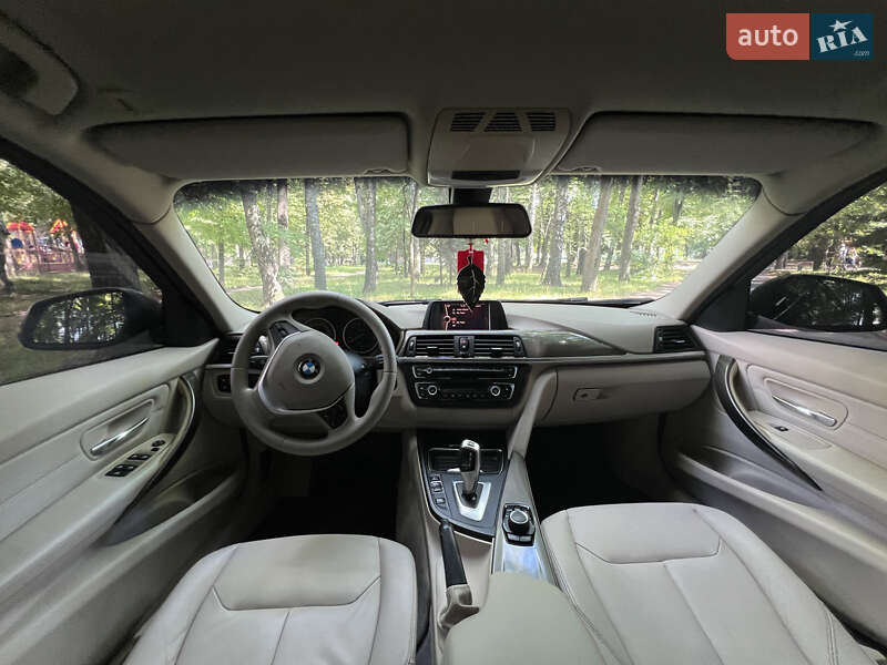 Седан BMW 3 Series 2013 в Виннице