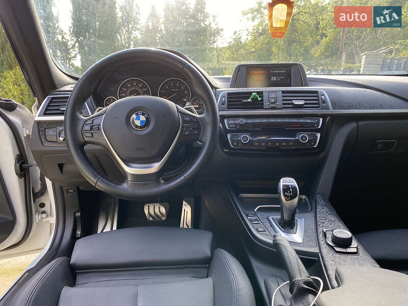Седан BMW 3 Series 2017 в Калуше фото 14 Седан BMW 3 Series 2017 в Калуше