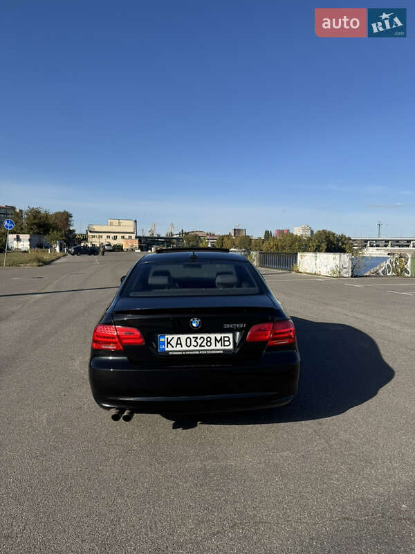 Купе BMW 3 Series 2010 в Киеве