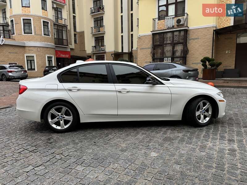 Седан BMW 3 Series 2015 в Києві