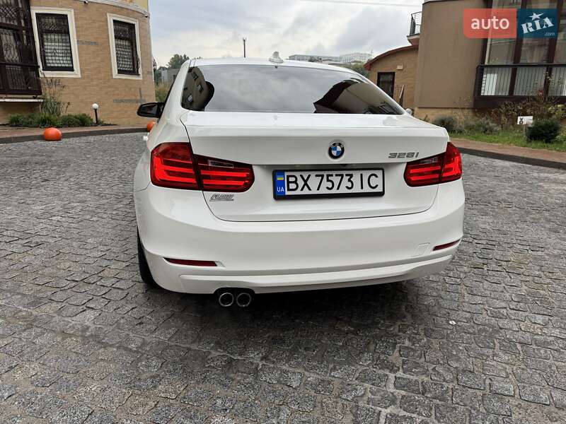 Седан BMW 3 Series 2015 в Києві