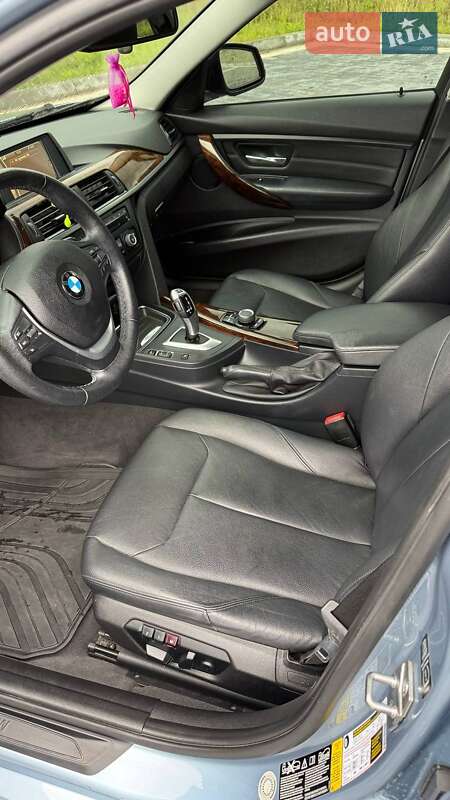 Седан BMW 3 Series 2013 в Львове