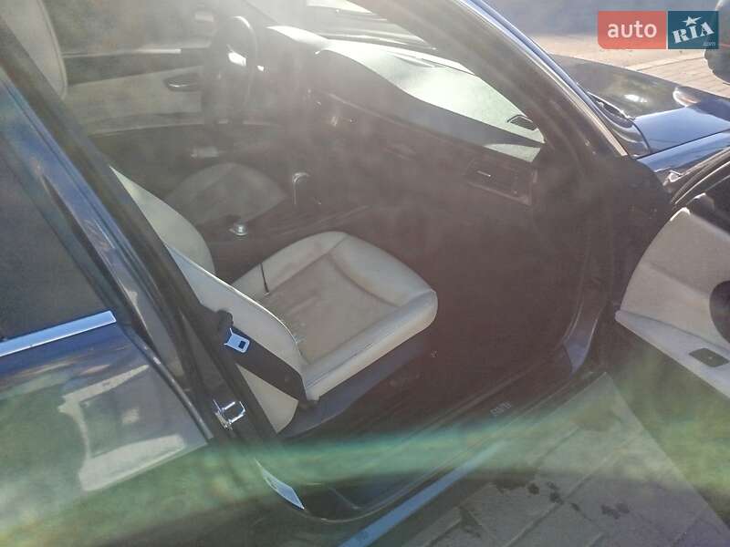 Седан BMW 3 Series 2005 в Вознесенске