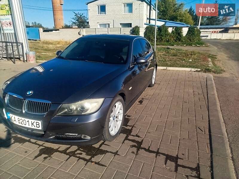 Седан BMW 3 Series 2005 в Вознесенске