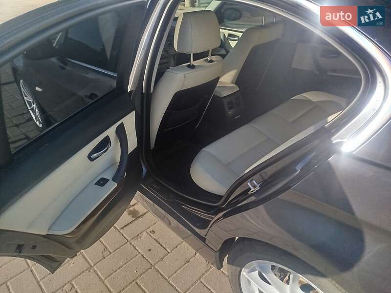 Седан BMW 3 Series 2005 в Вознесенске