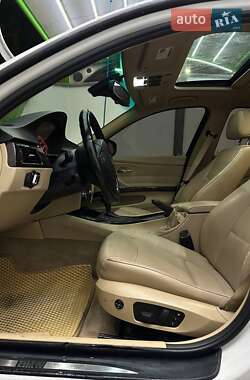 Седан BMW 3 Series 2010 в 
