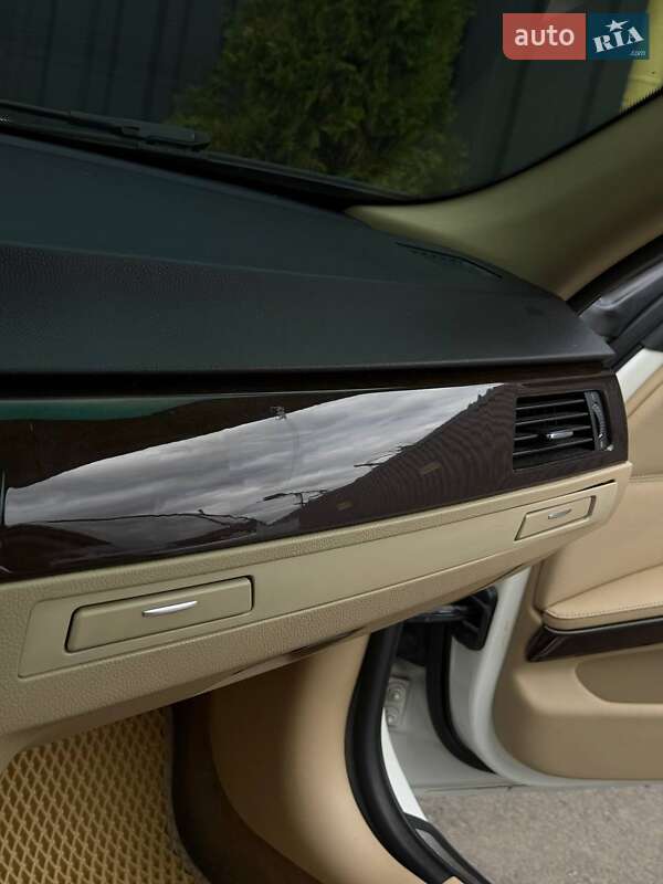 Седан BMW 3 Series 2010 в Тернополе