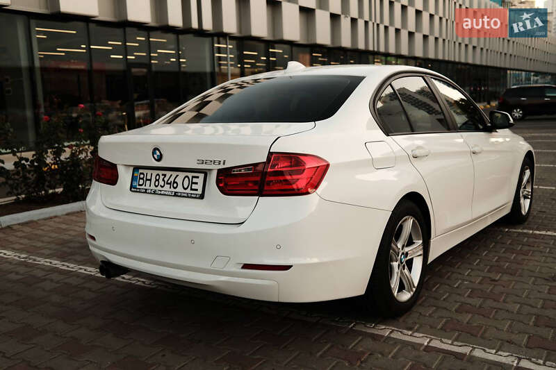 Седан BMW 3 Series 2014 в Киеве