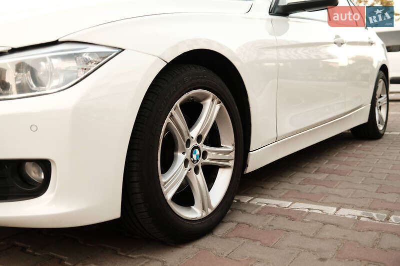 Седан BMW 3 Series 2014 в Киеве