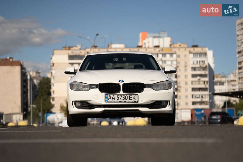 Седан BMW 3 Series 2014 в Києві