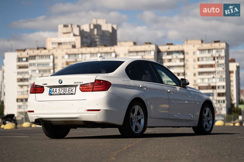 Седан BMW 3 Series 2014 в Києві
