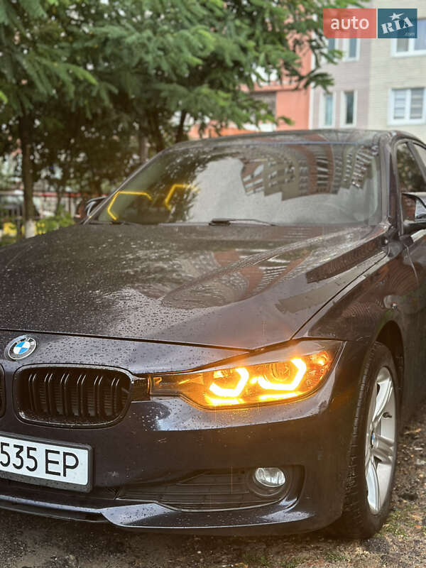 Седан BMW 3 Series 2014 в Прилуках