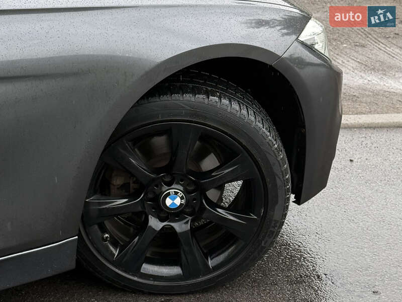 Седан BMW 3 Series 2015 в Львове