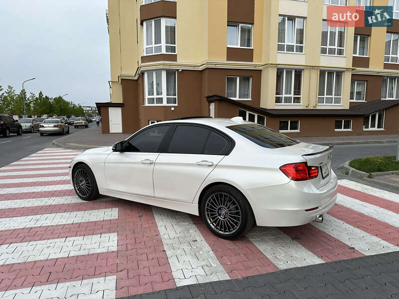 Седан BMW 3 Series 2014 в Киеве