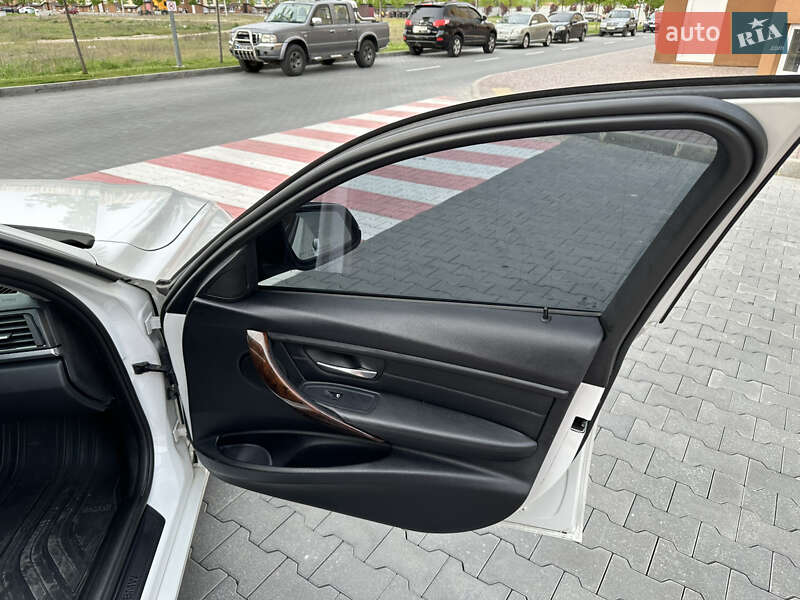 Седан BMW 3 Series 2014 в Киеве