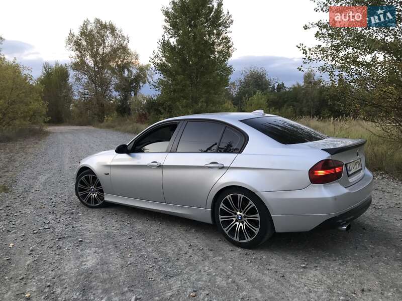 Седан BMW 3 Series 2005 в Вышгороде