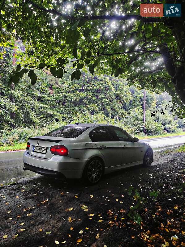 Седан BMW 3 Series 2005 в Вышгороде