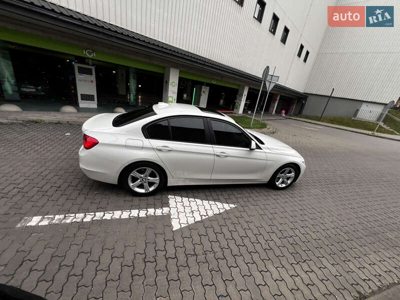 Седан BMW 3 Series 2014 в Львове